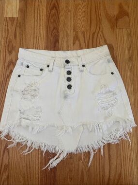 LF White Distressed Denim Mini Skirt Size 24